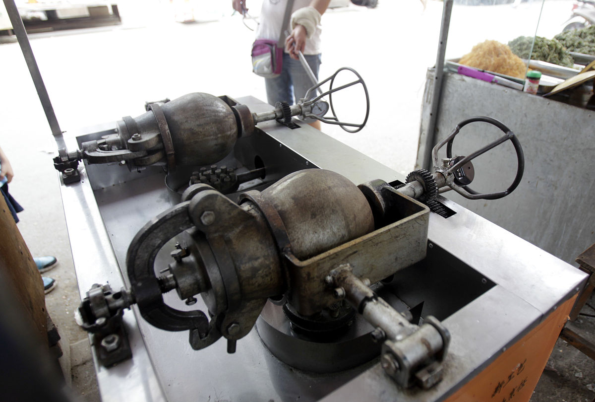 缩管机八块子模怎么安装 操作步骤帮我用200字详细描述