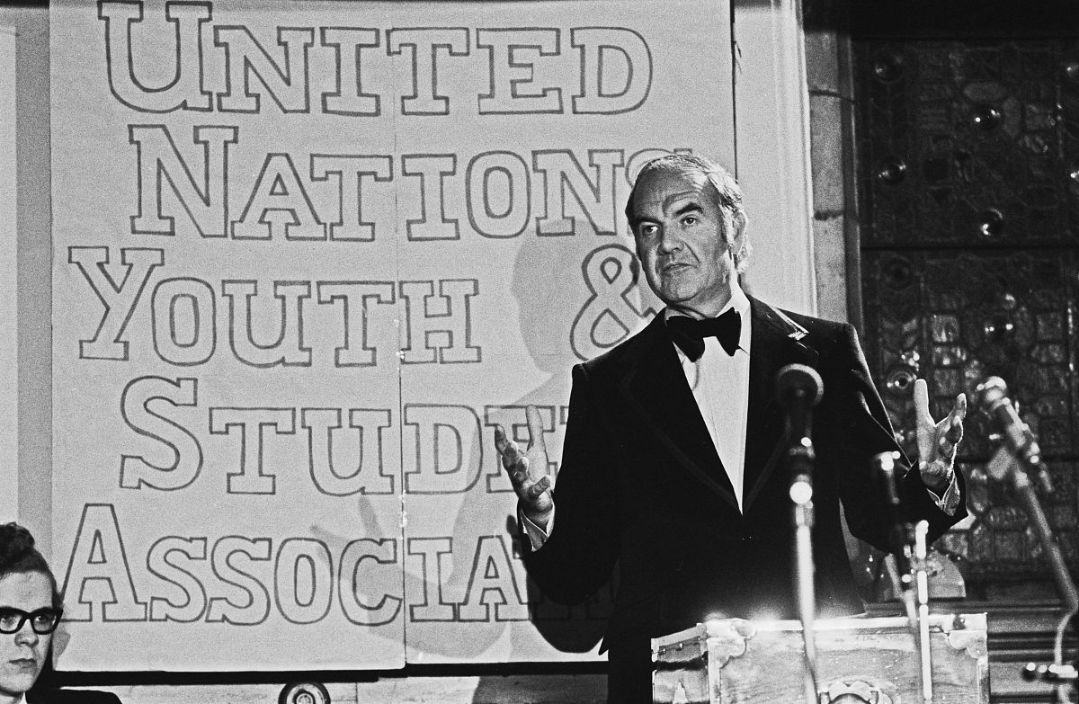 3	Discuss ONE reason why Chekhov’s Uncle Vanya can be considered a play of indirect action