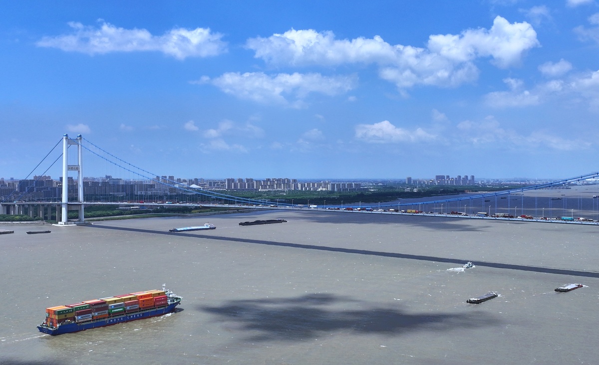 描述长江航道现在的等级建设情况