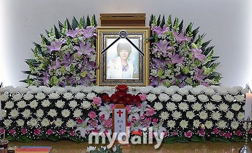 2020年3月19日,韩国首尔,韩国已故艺人文知允灵堂现场照.文知允灵堂,