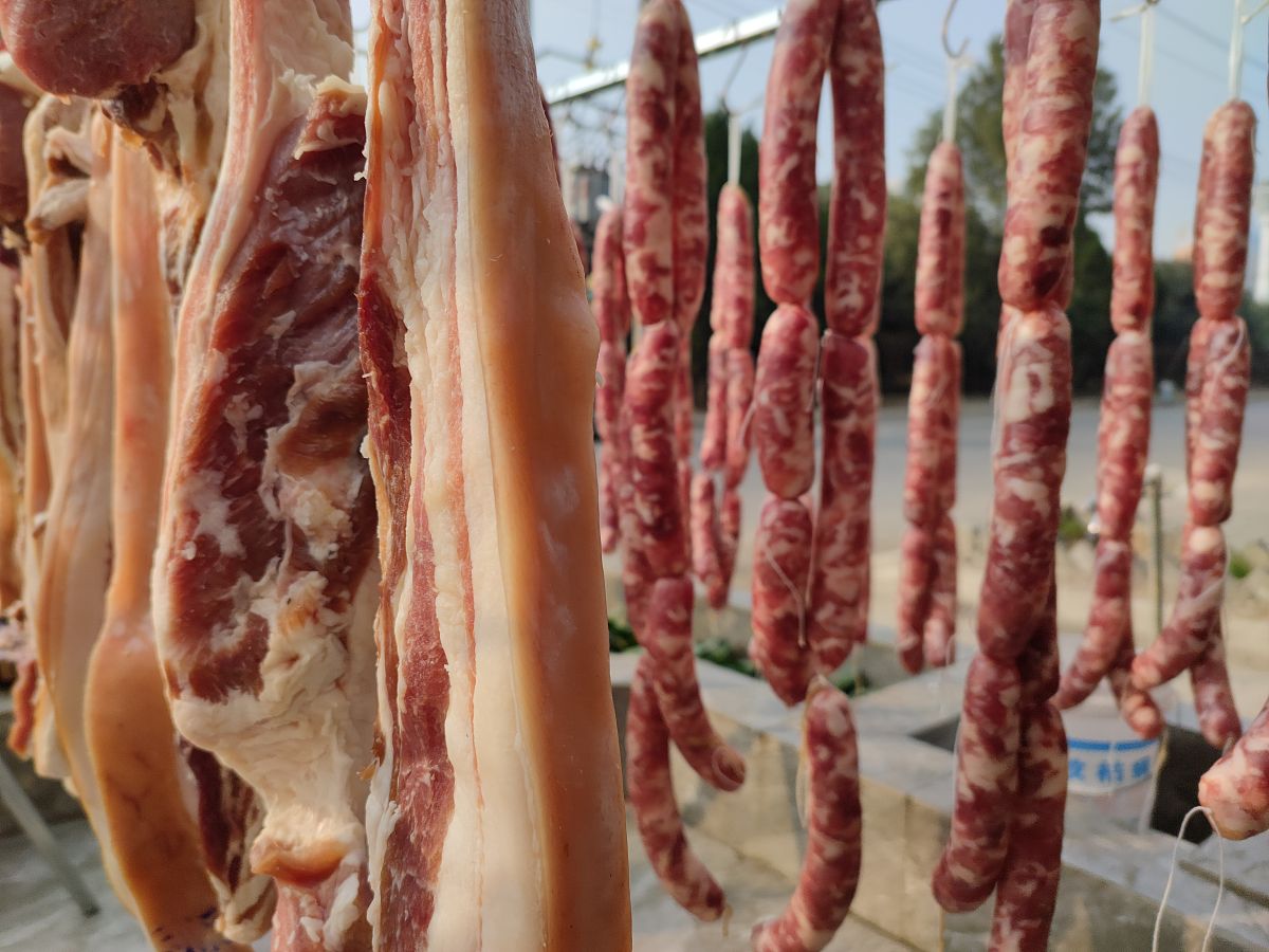 腊肉猪脚放了十天会臭吗？