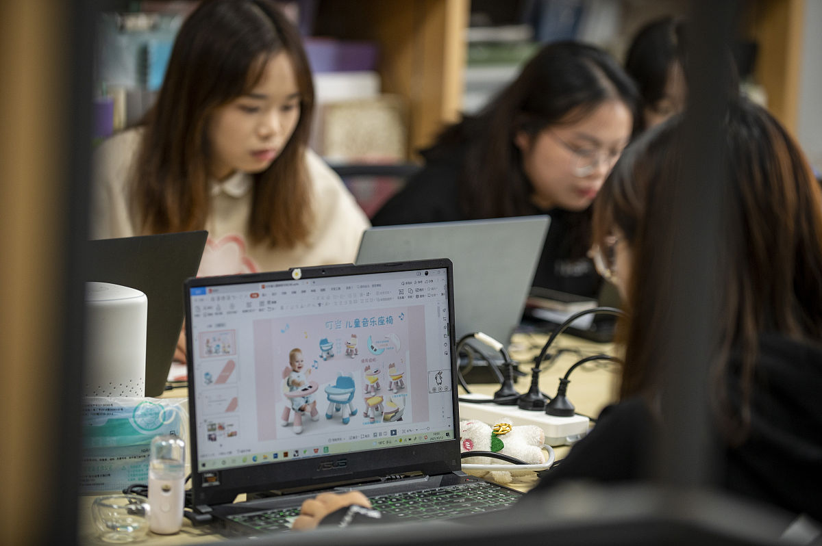 厦门女生学计算机可以从事什么职业 适合女生学吗