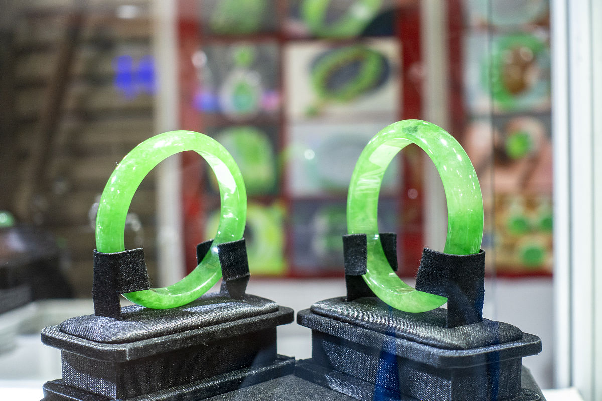 七彩云南玉石商城品牌推广方案：提升知名度和转化率