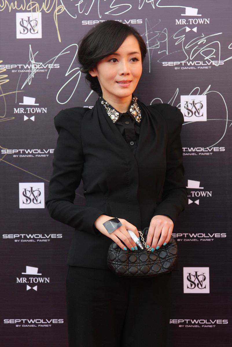 七匹狼男装：中国知名品牌，品质时尚，引领潮流