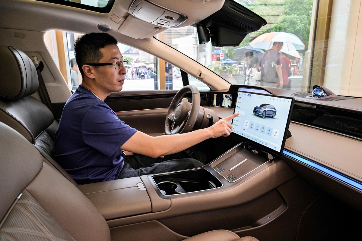 国内外汽车智能座舱发展对比