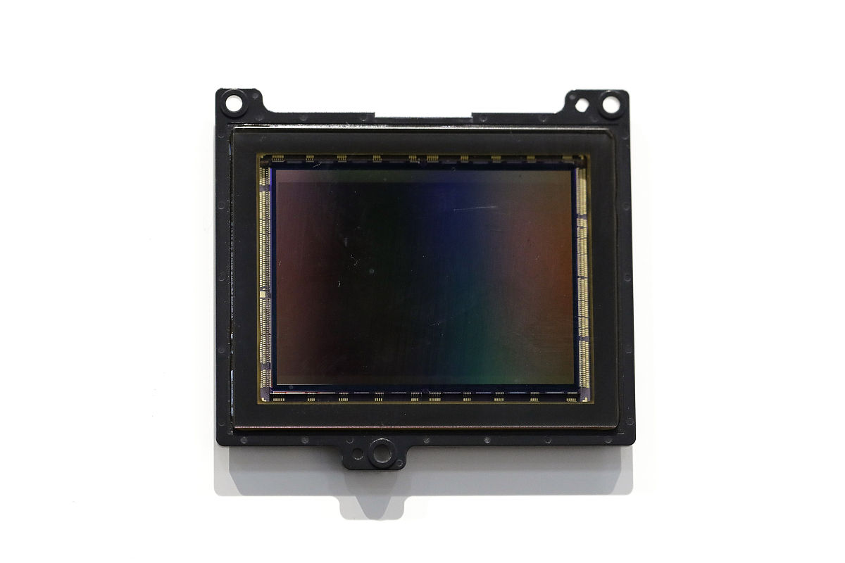 请告诉我摄像机Leaf 645afd的感光元器件大小