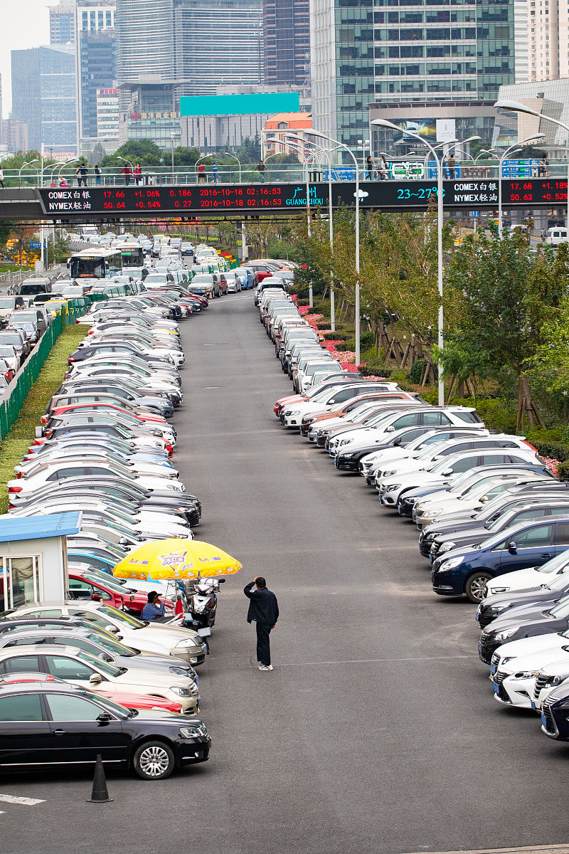 上海商品房小区的停车费收费标准和归属