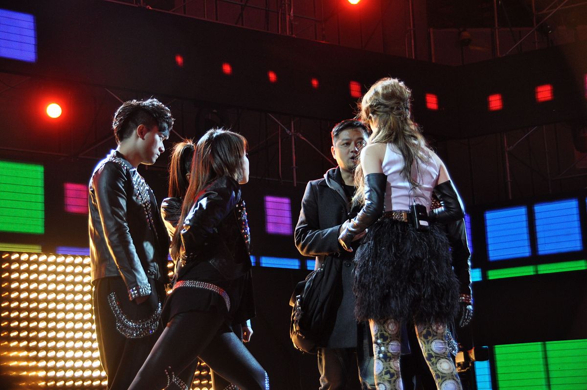 800字议论文《hyperpop该怎么玩》