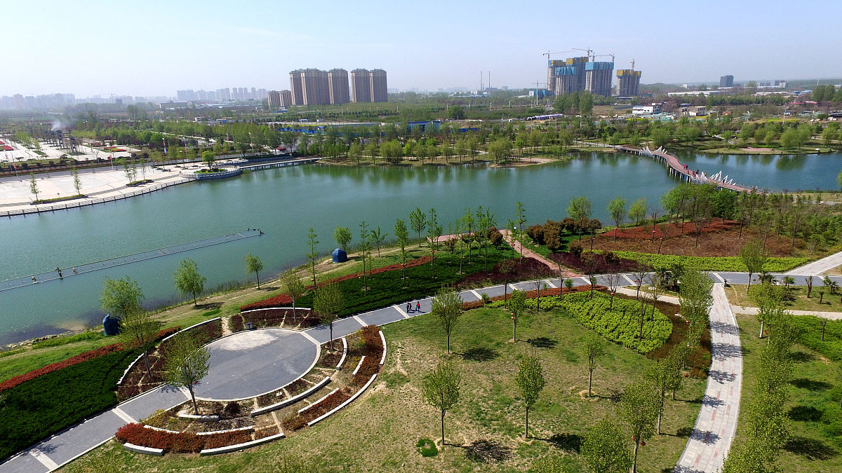2018年4月8日,河南许昌芙蓉园.