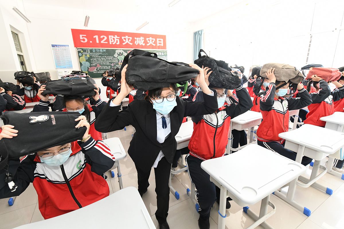 防范六灾：地震、火灾、洪水、台风、地质灾害、恶劣天气