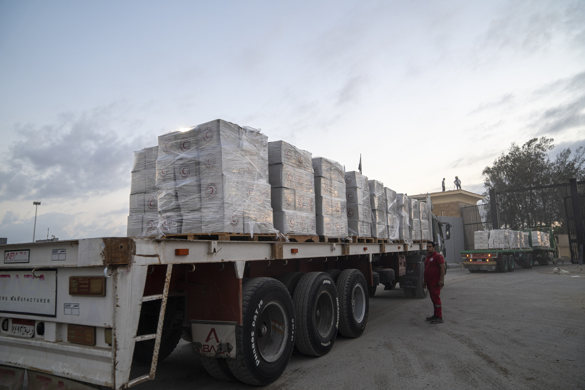 Z省驰援F省救灾物资最佳装箱方案