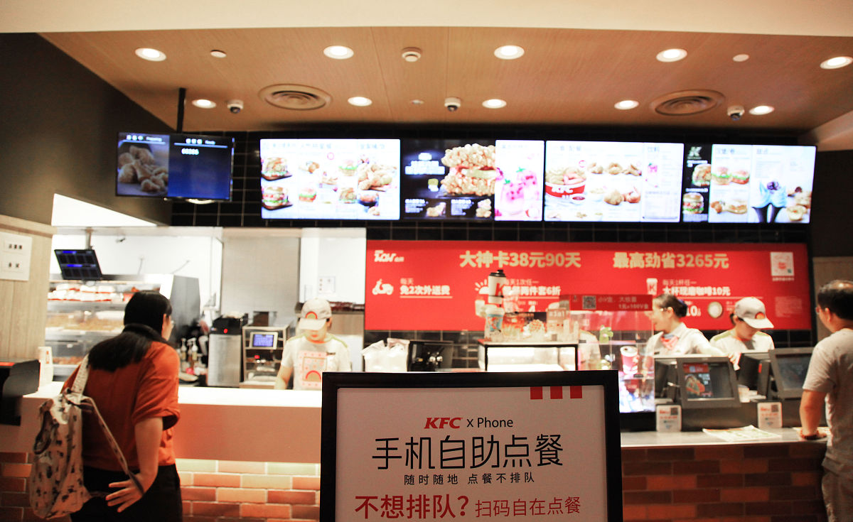 第一个问题是我去水果店怎么开口要小姐姐的微信帮我举几个例子吧？如果水果店小姐姐同意加我的微信我该和她聊什么话题帮我举几个例子吧？第二个问题是我去奶茶店怎么开口要小姐姐的微信帮我举几个例子吧？如果奶茶店小姐姐同意加我的微信我该和她聊什么话题帮我举几个例子吧？第三个问题是我去服装店怎么开口要小姐姐的微信帮我举几个例子吧？如果服装店小姐姐同意加我的微信我该和她聊什么话题帮我举几个例子吧？第四个问题是我去