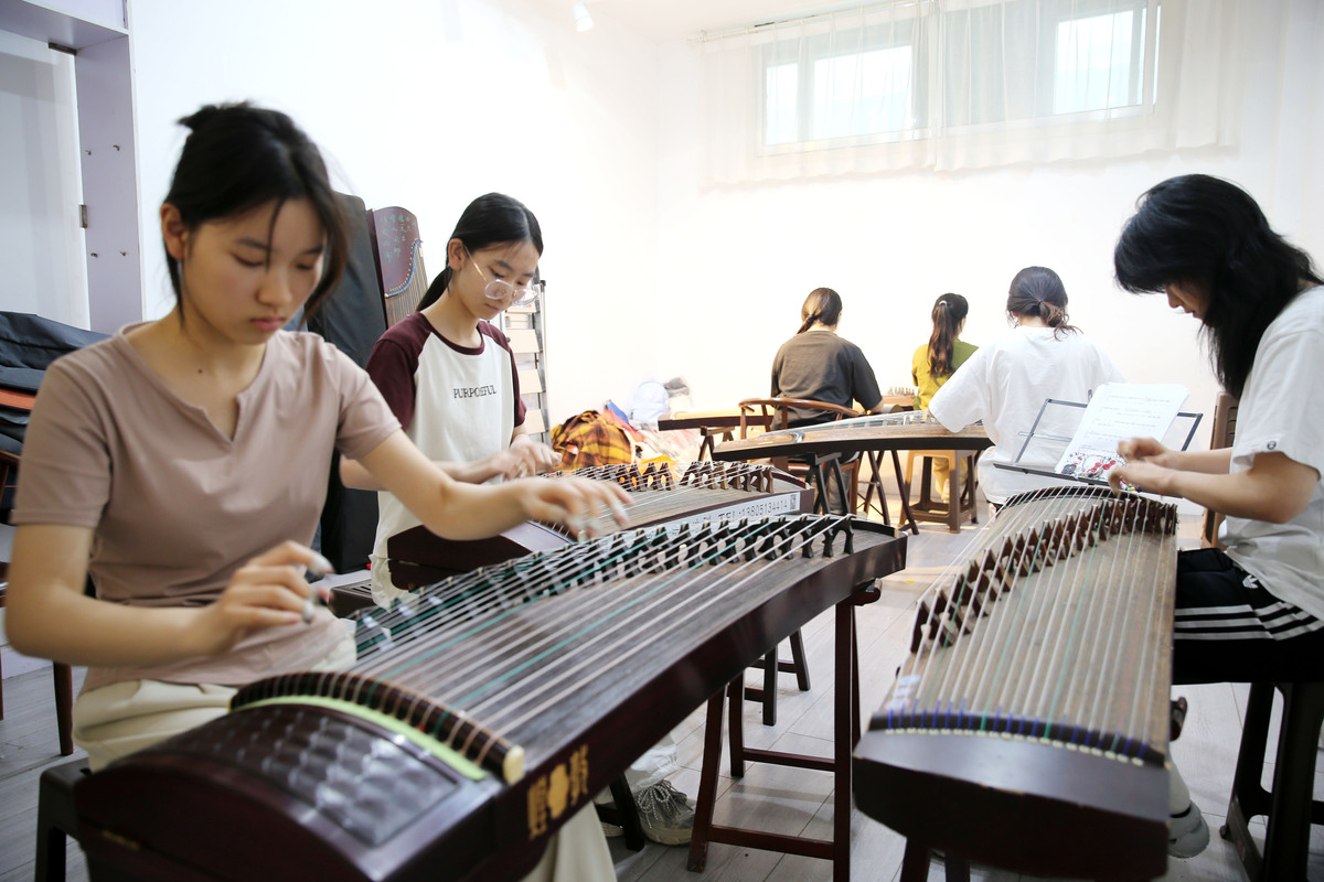 太原市文化艺术学校古琴专业课程介绍：全面学习古琴文化与演奏技巧
