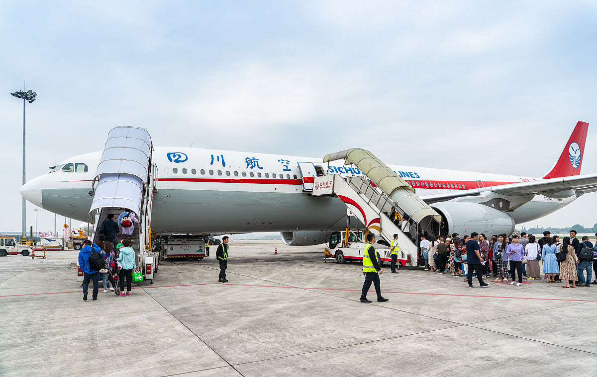 成都航空拥抱高铁机遇，开拓全新出行市场