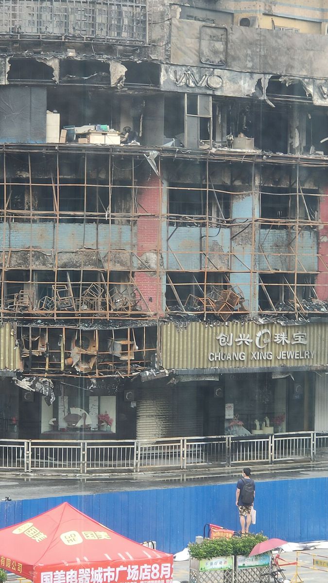 违章搭建谁管？媒体曝光强拆违法建筑指南