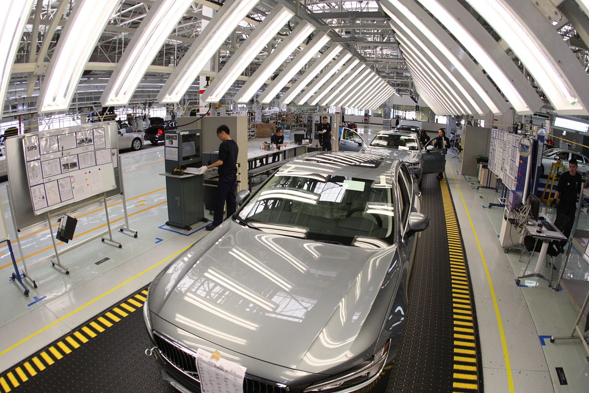 遵义轻轨专业学校管理制度分析：严格、人性化、注重个性发展