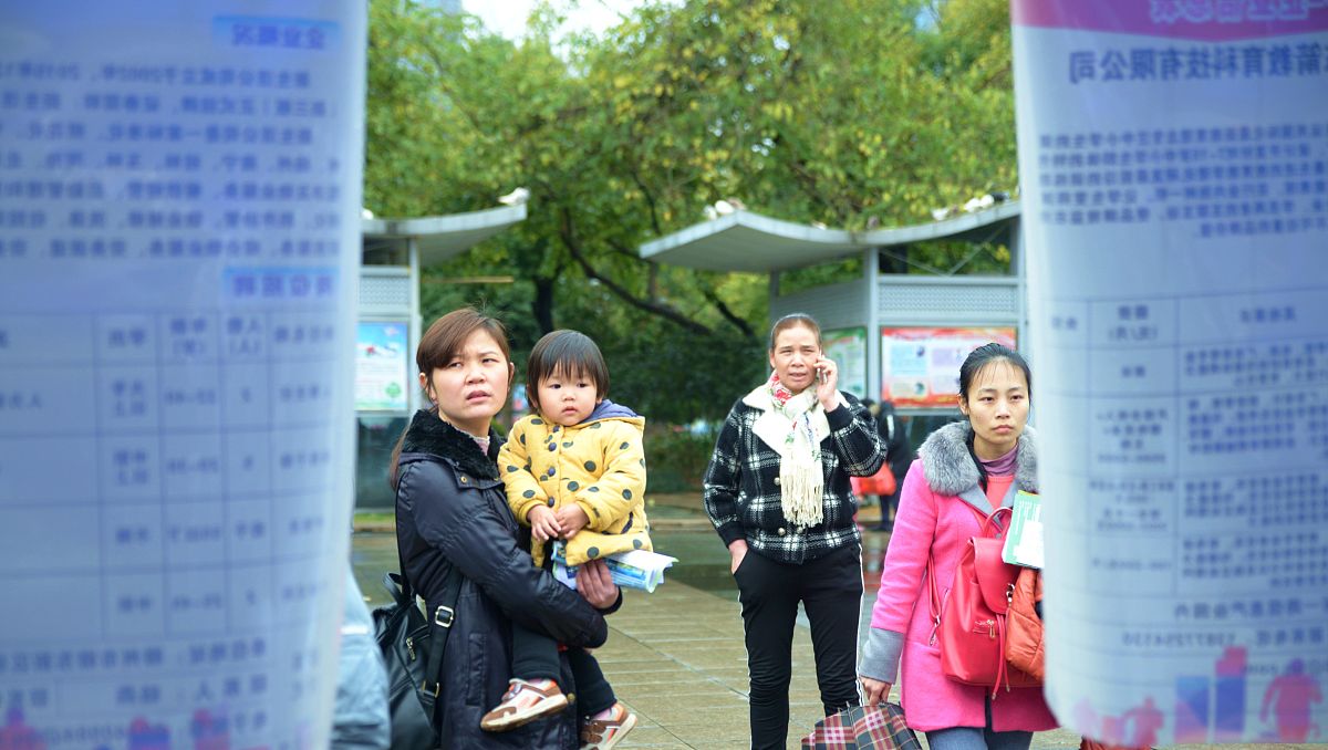 成都郫县希望职业学校的助学办法及就业保障措施