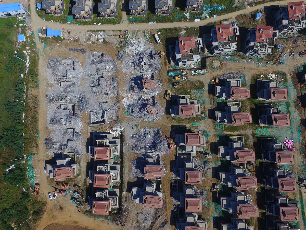 房子被强拆了找什部门｜怎么找媒体曝光违建房子？要求：创建一篇1500至2000字的解决方案