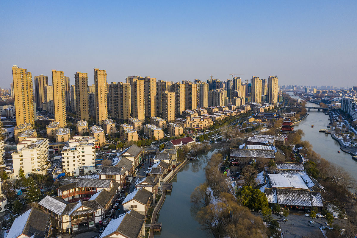 2019年2月1日,航拍雪后的江苏淮安清江浦景区.