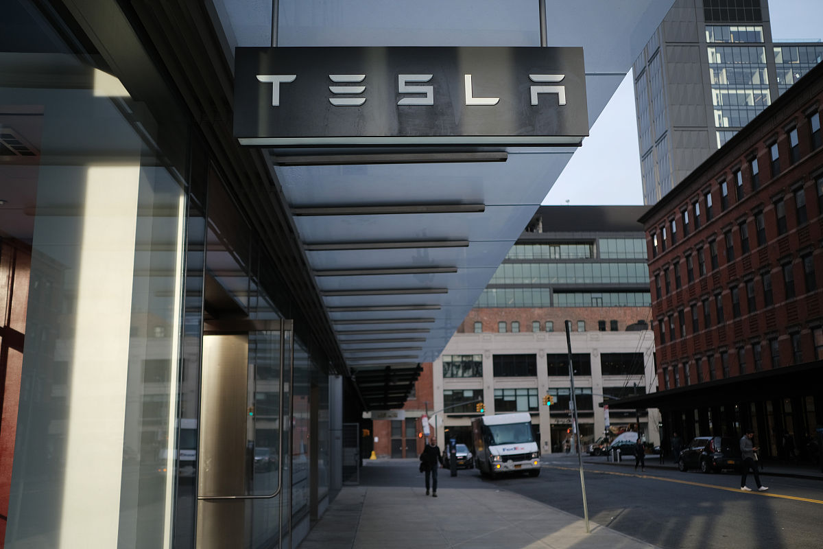 Tesla Q1 2023 Earnings: EPS Misses Estimates, Revenue Slightly Below Expectations