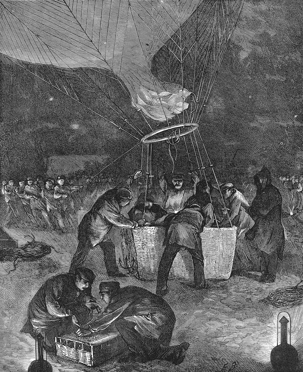请用论文语气改写以下英文15	Because the weight of the rope and the sand was lost theballoon rose suddenly into the sky
