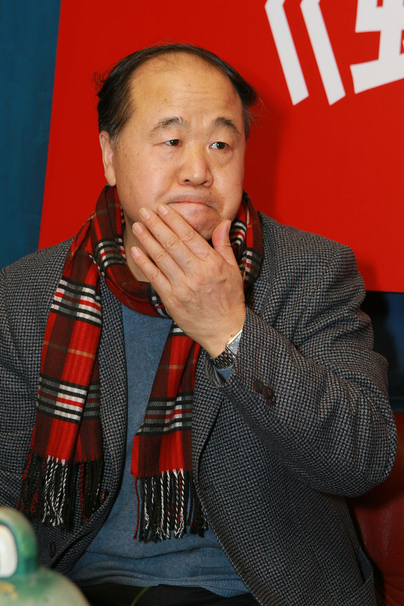 2009年12月9日,上海,著名作家莫言最新长篇小说《蛙》在上海首发.莫言