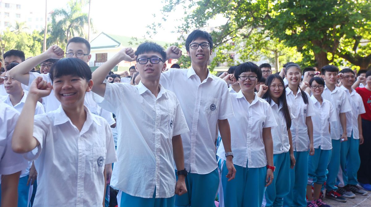 腾冲县第二职业技术中学 服装设计与工艺专业招生 - 培养你的时尚梦想