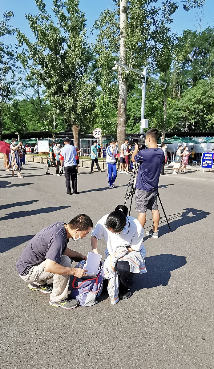 南京玄武区男子上门打伤老人和小孩事件：家长情绪失控酿惨剧