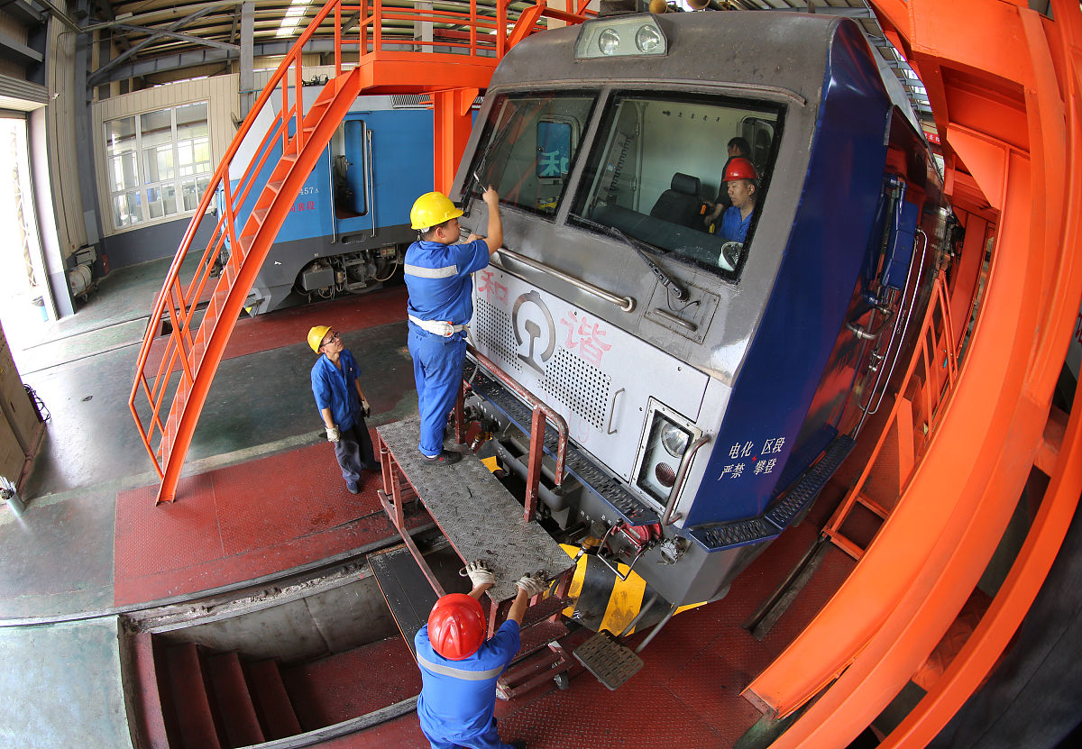 成都高铁学校招生初中生吗？适合初中生就读吗？