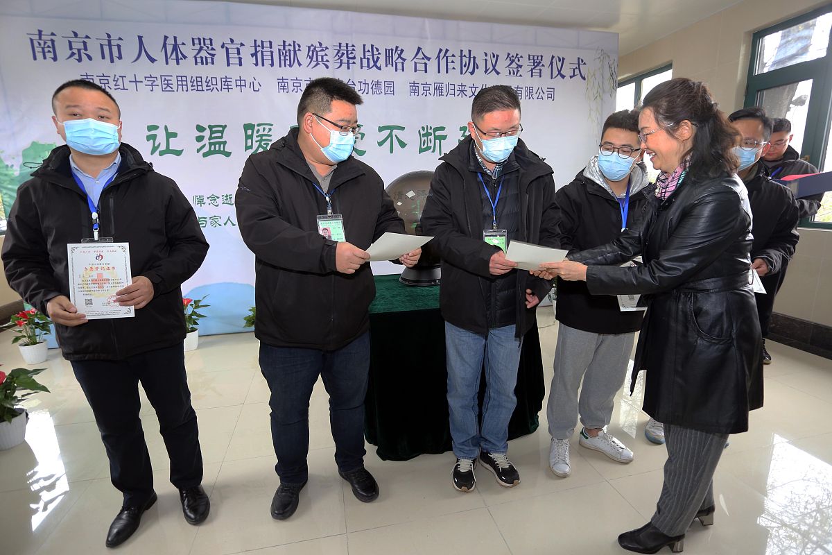 黄冈市卫计委前主任唐某面对督导组的询问一问三不知的对于疫情的布置和安排几乎无知。对此你怎么看？