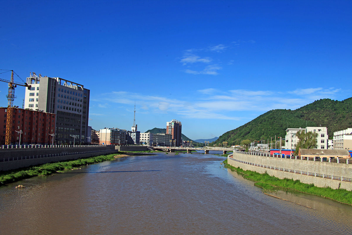2014年5月28日,吉林省永吉县县城口前镇重建的口前大河河堤和永吉桥梁