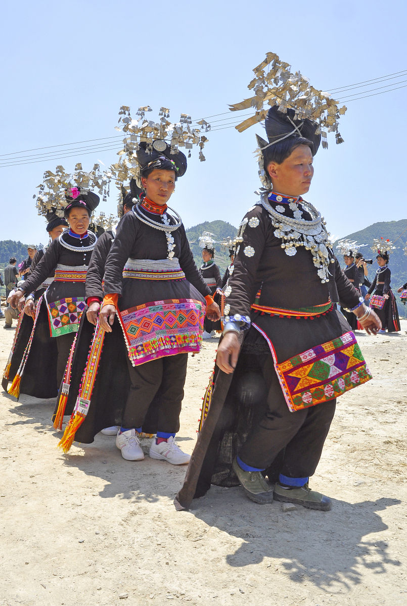 2011年5月27日,贵州黔东南,丹寨县麻鸟村"锦鸡舞".