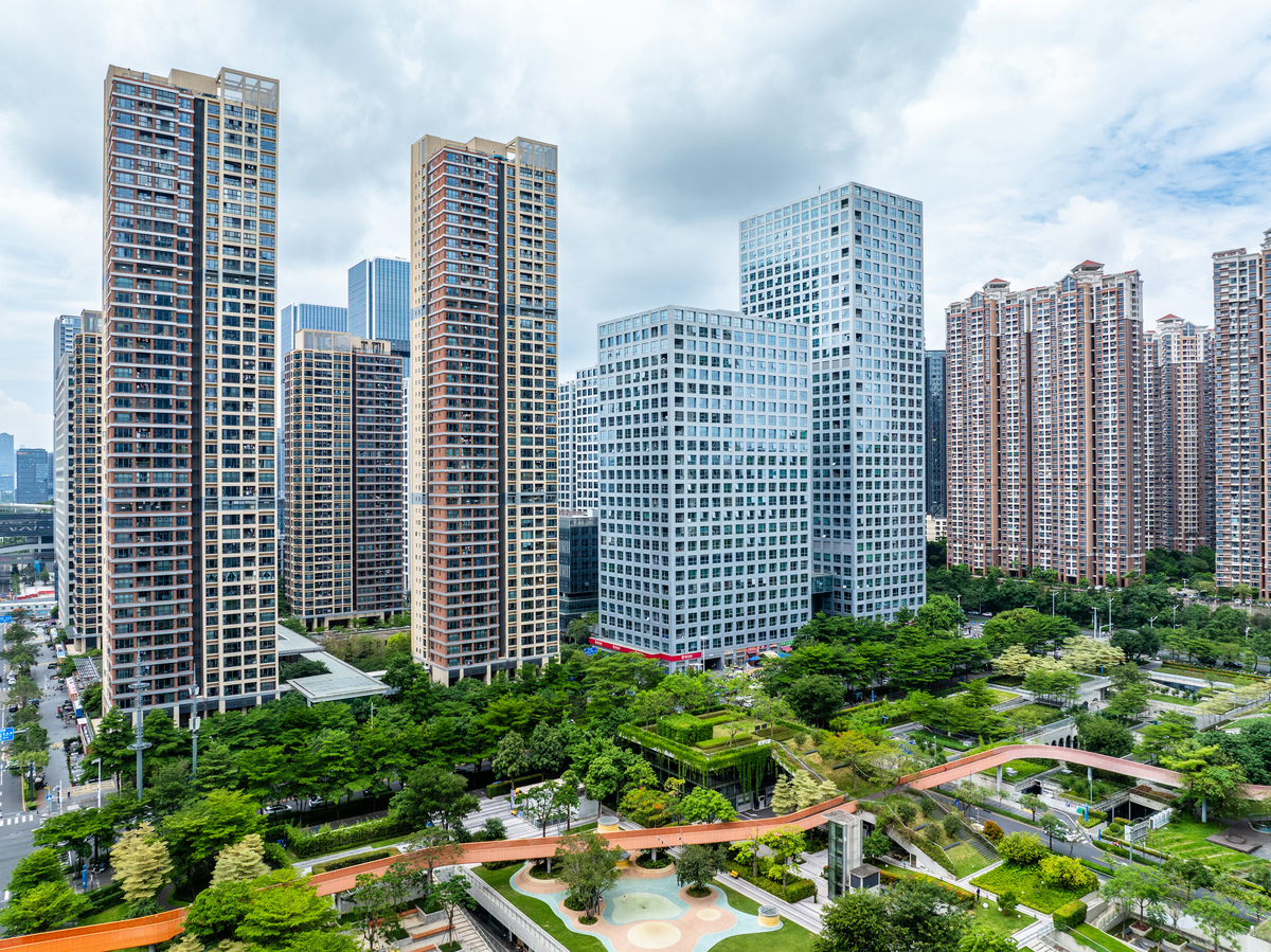 #罗湖水贝商圈一手住宅独树阳光里花园59万平米洪湖公园旁38米开间大客厅配套王10分钟内地铁商业学校公园医疗配套齐全。写一个卖房吸引客户的文案