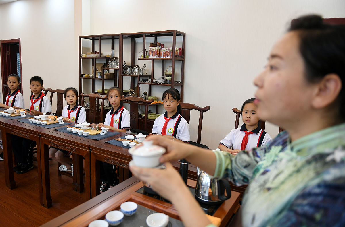 30L等于多少立方分米30L等于003立方分米。私懂会是什么？有什么用私塾是一种传统的教育方式私懂会则是指在私塾中学得的知识和技能。私懂会通常是指比较狭窄的、具体的技术或手艺。私懂会的教育方式强调实践和传承通过口述、演示和实践等方式进行教学培养学生的实际操作能力和技术水平。私懂会对于维护传统文化、发扬民间艺术等具有重要意义同时也可以为社会提供更多的就业机会和创业机会。例如私懂会可以培养出优秀的手工