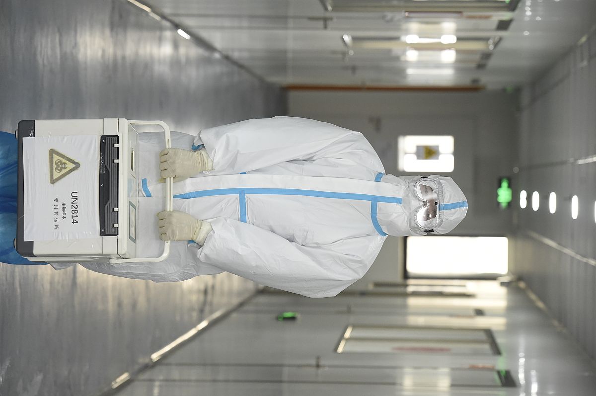 中国月球基地人工智能恒温系统设计 25000字