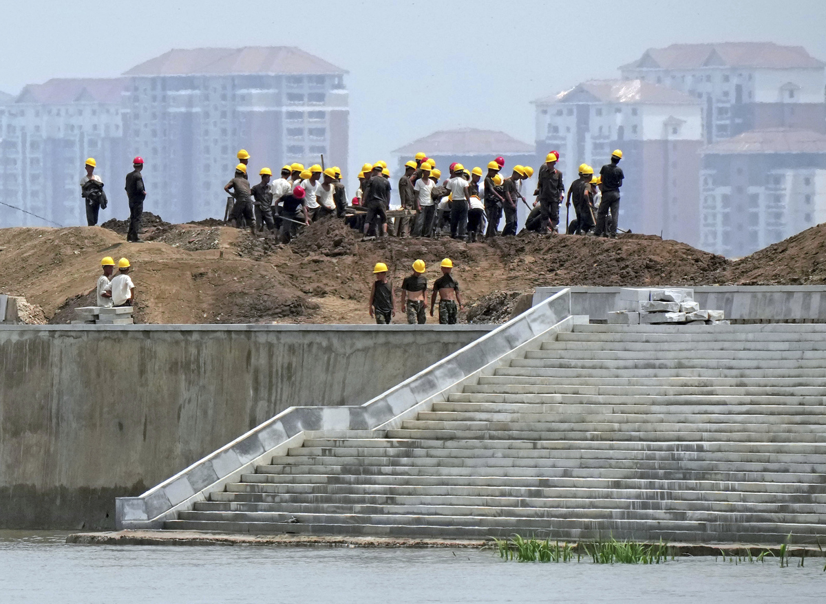 船闸施工底板倾覆风险控制措施：保障安全，避免事故