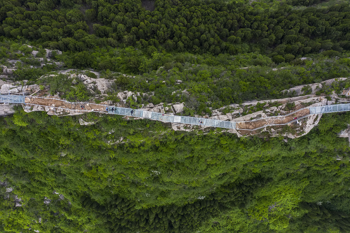 2020年5月14日,济南长清区灵岩村的大佛山,毗邻泰山和灵岩寺.为了将大