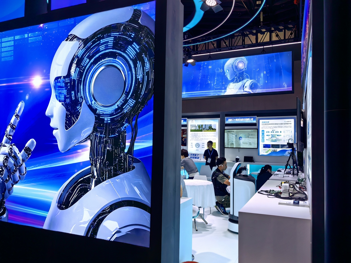 你好。
请介绍一下上海人工智能实验室。
请再详细一点。
请告诉我官网地址。