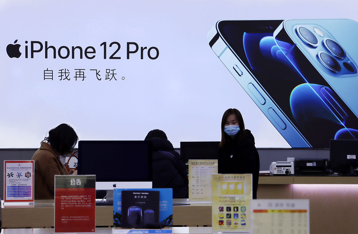 苹果Vision Pro定价引发的市场争夺战：谁将成为AR/VR领域的王者？