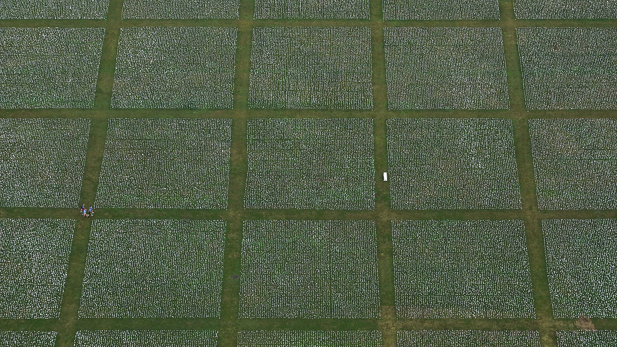 像素风格公园设计：融入烟台草编文化纹理