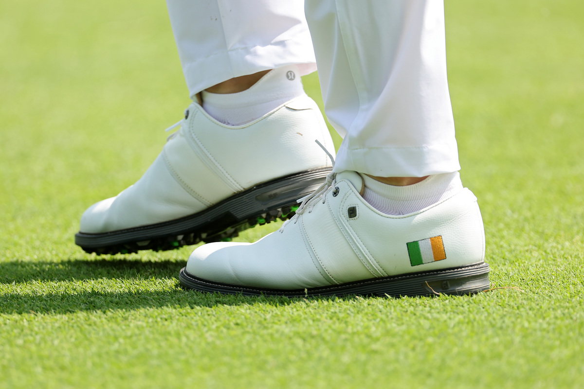 高尔夫鞋选购指南：品牌、技巧、保养，精选中文文章推荐