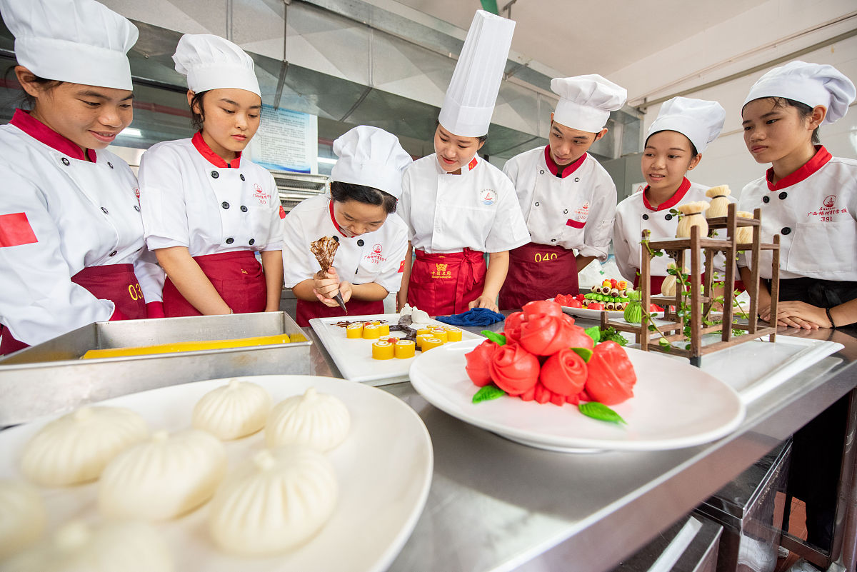 昆明市财经商贸学校2022年要什么招生条件好不好