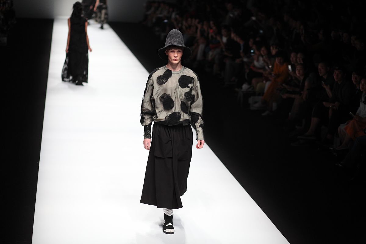 判断下列公式是否为可合一若可合一则求出其最一般合一。1 Pa b Px y2 Pfy y x Px fa fb 3 Px y Py x请给出详细过程