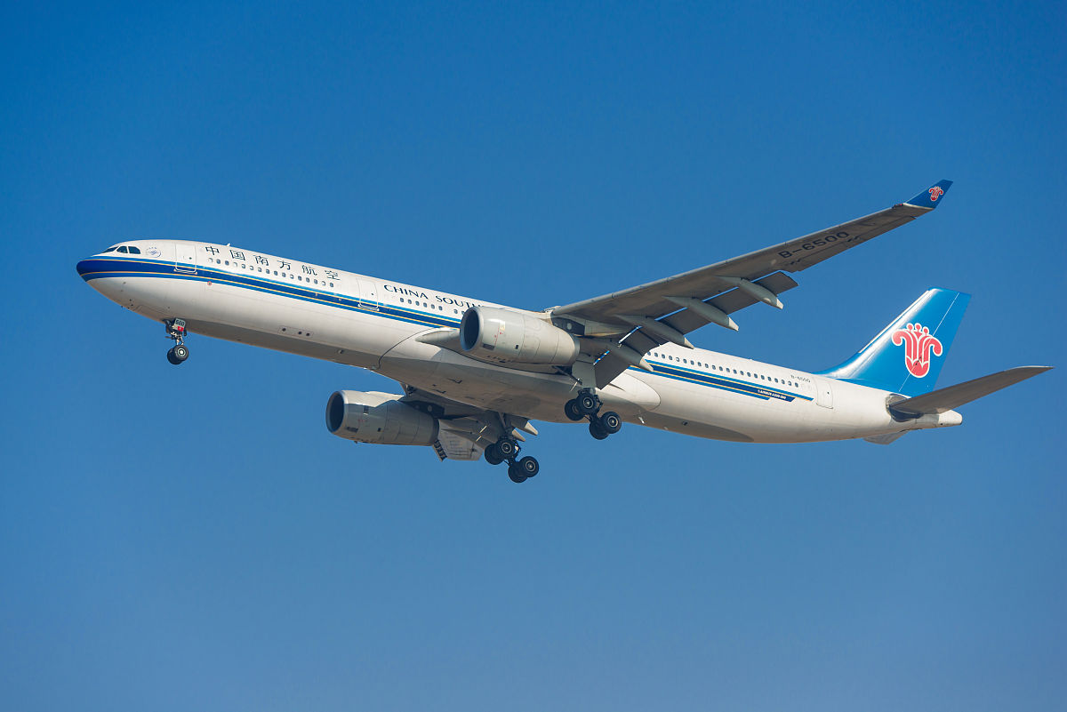 南方航空公司发展历程：从国内航线到国际巨头