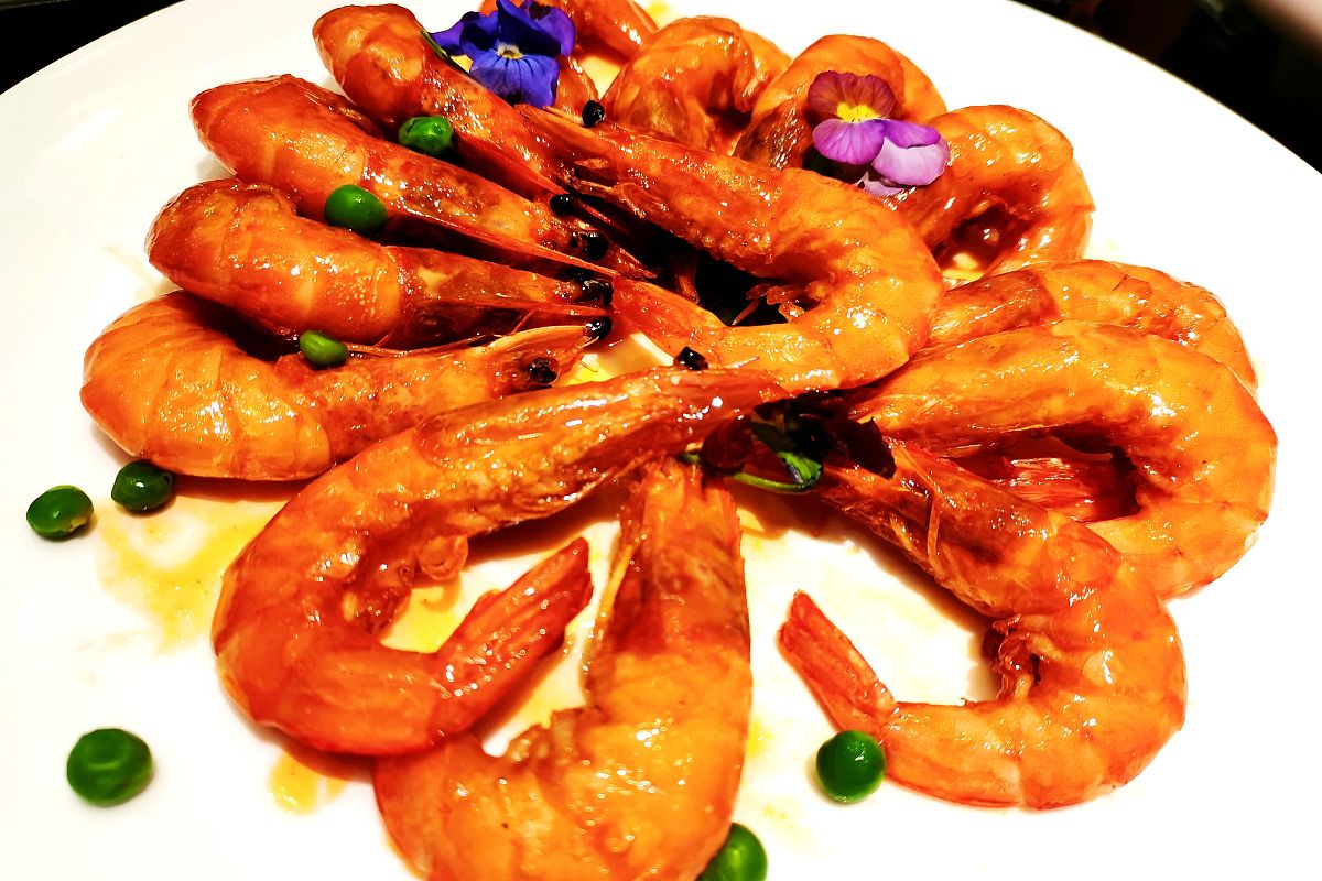 如何做油闷大虾