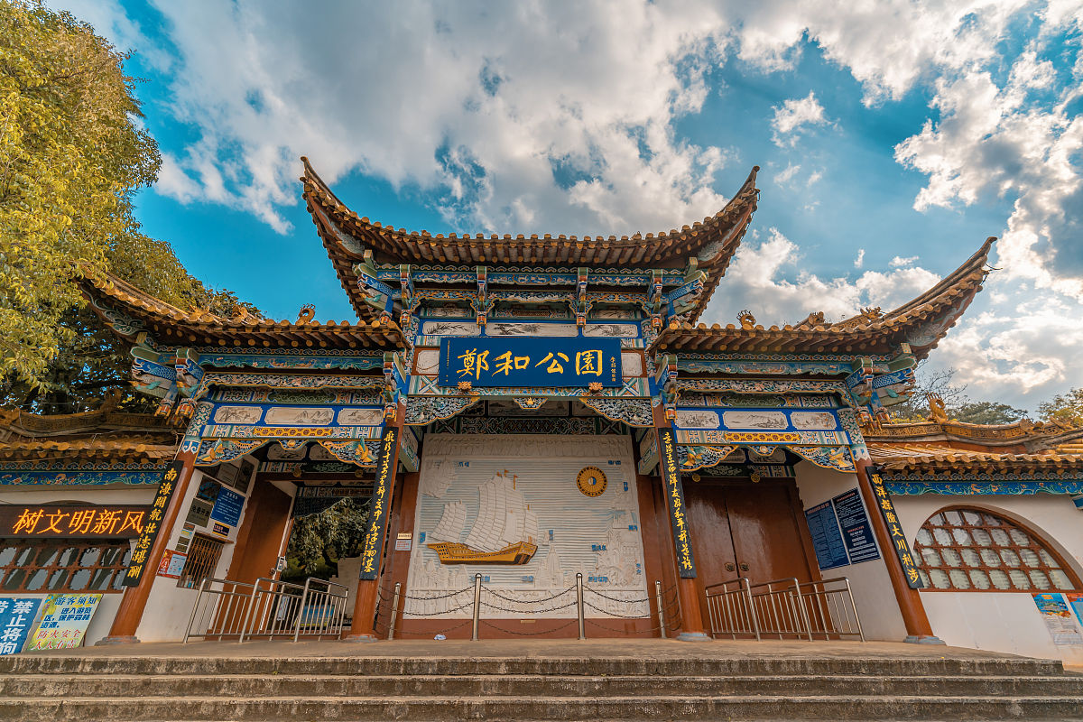 昆明重点航空学校_昆明亚太商务学校在哪里