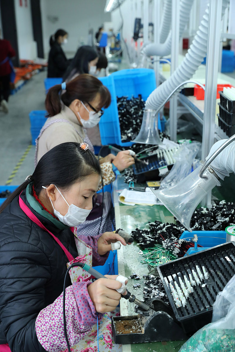 电子厂实习第一周：从零开始的学习与挑战