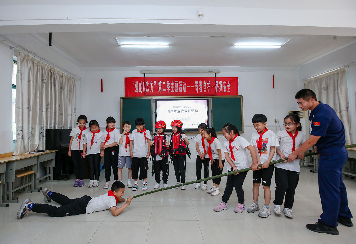 2021年6月11日,在安徽省铜陵市义安区701小学,消防