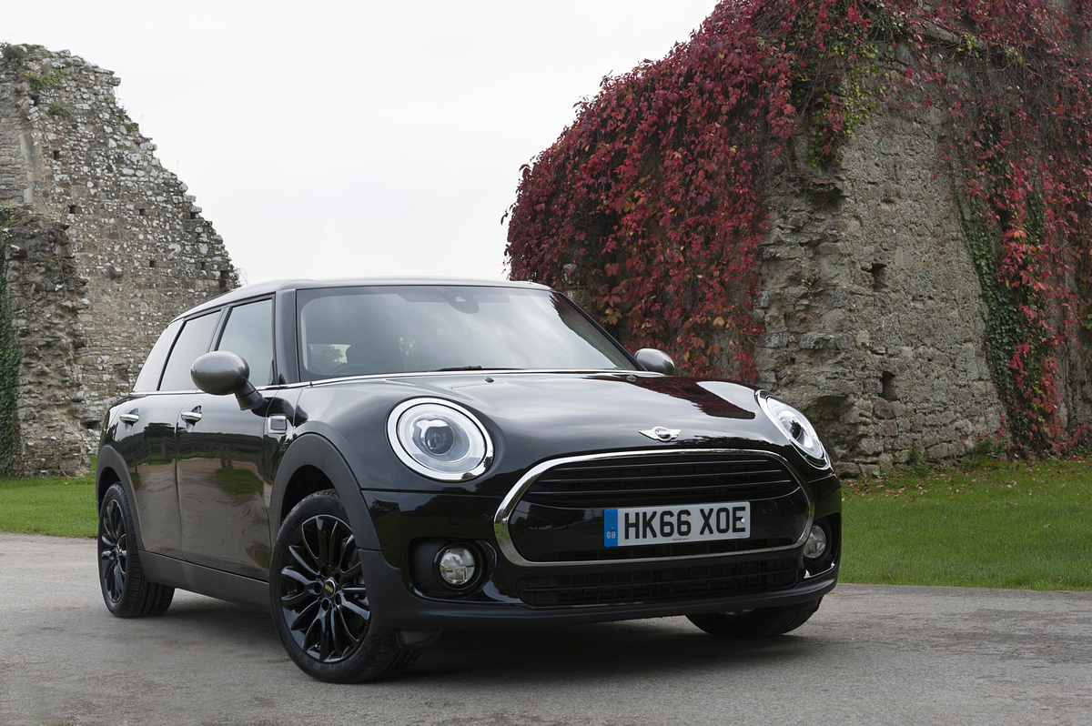 宝马mini左右镜有英国旗标志的2010年是哪款回答加拓展。