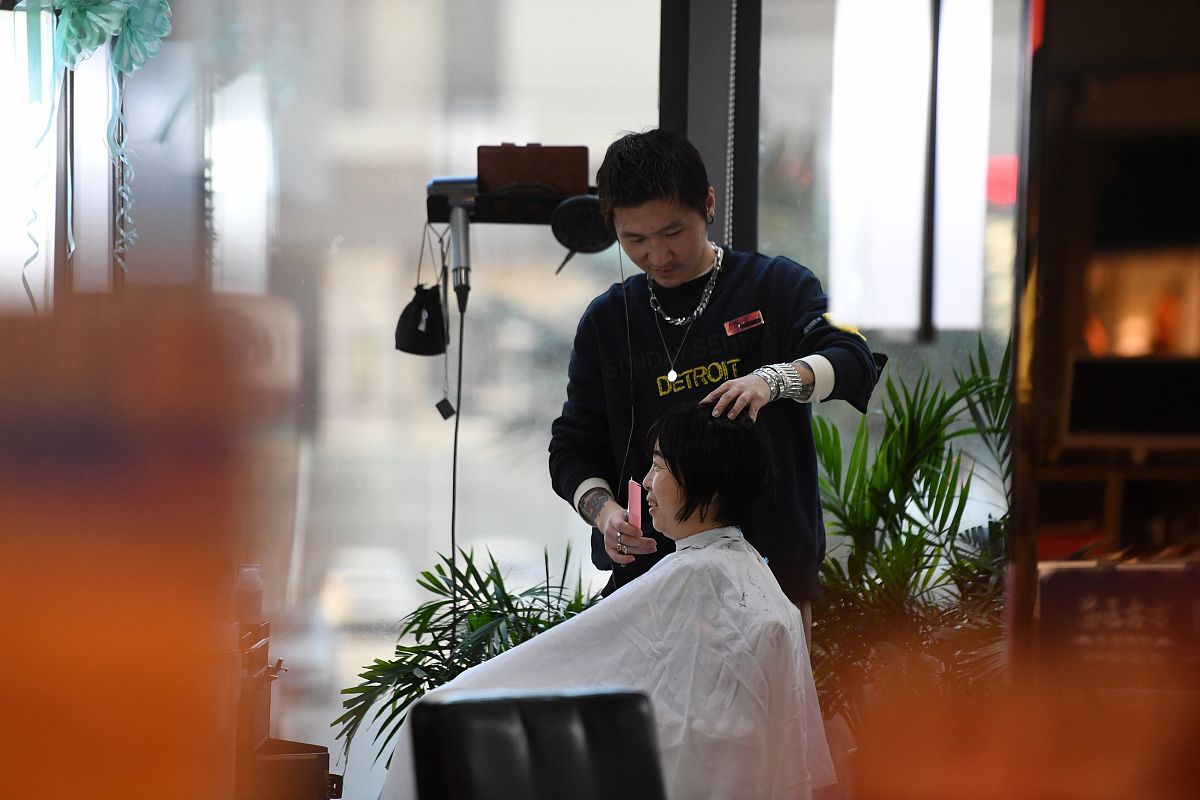 沈阳宝岩艺术学校——速成美发全科班